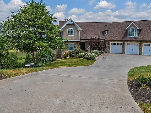 1199 Saint Ives Dr — exterior photo