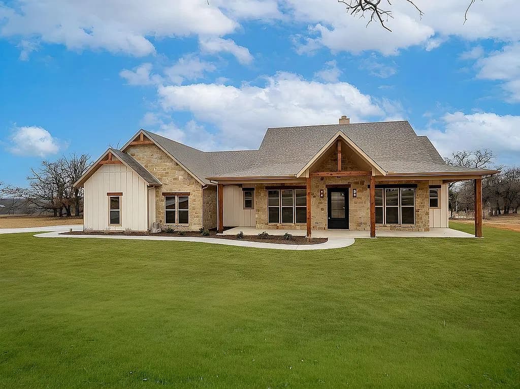 190 County Road 3451 — exterior photo