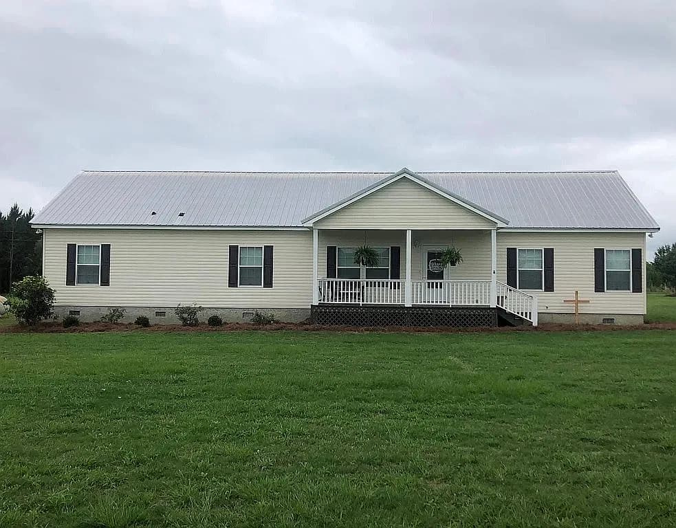 458 Waters Rd — exterior photo