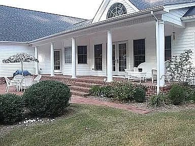209 Small Dr — exterior photo