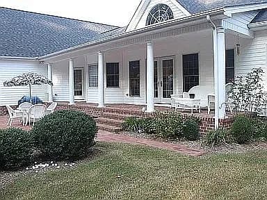 209 Small Dr — exterior photo
