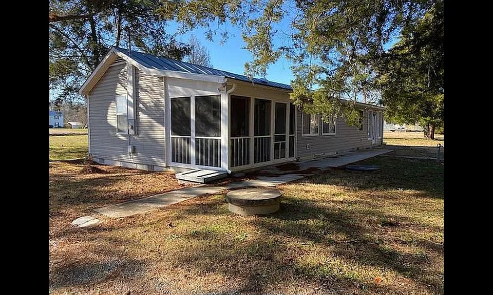 993 Remo Rd — exterior photo
