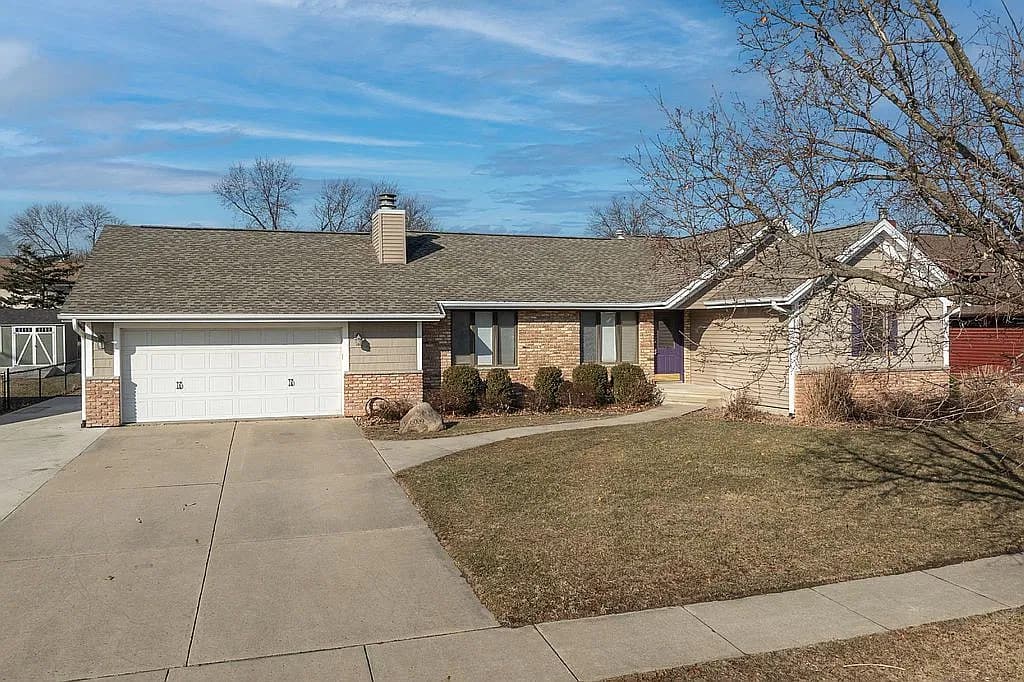 6009 Purple Dr NE — exterior photo
