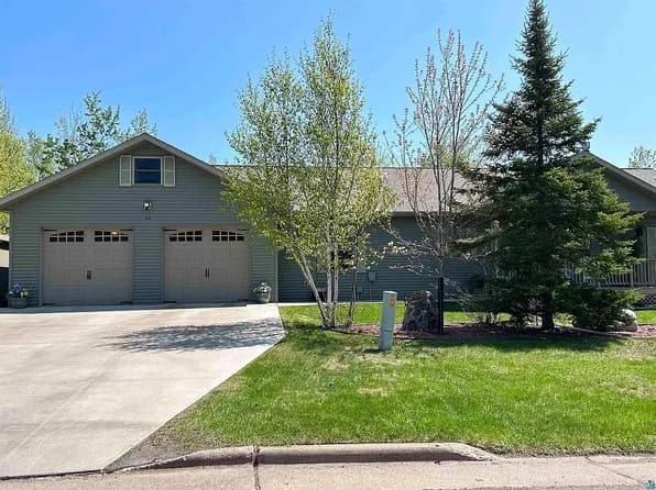 37 Quincy Dr — exterior photo