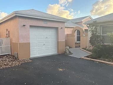 4235 SW 72nd Ter — exterior photo
