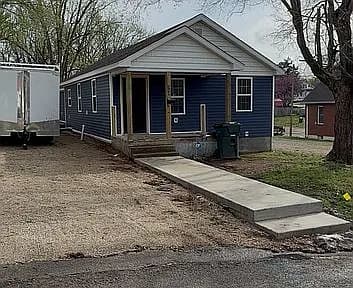 309 Franklin St — exterior photo