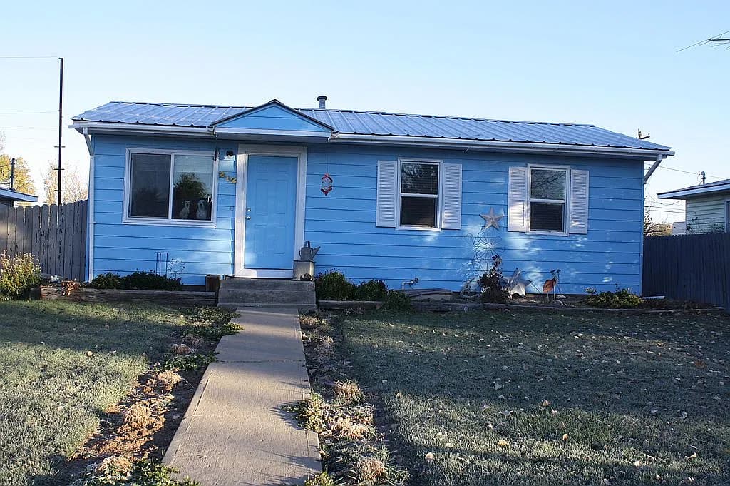 212 W Rio Blanco Ave — exterior photo