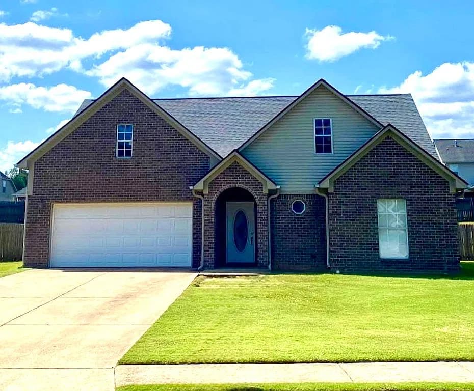 310 Hayat Loop — exterior photo