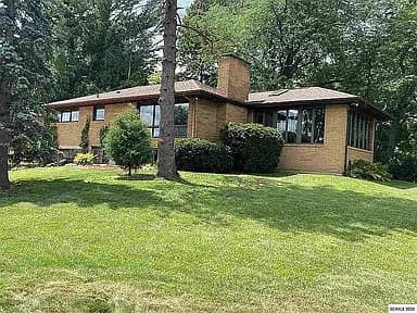 315 River Rdg — exterior photo