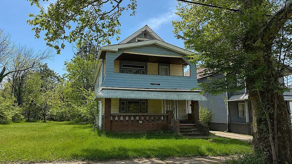 9400 Orleans Ave — exterior photo
