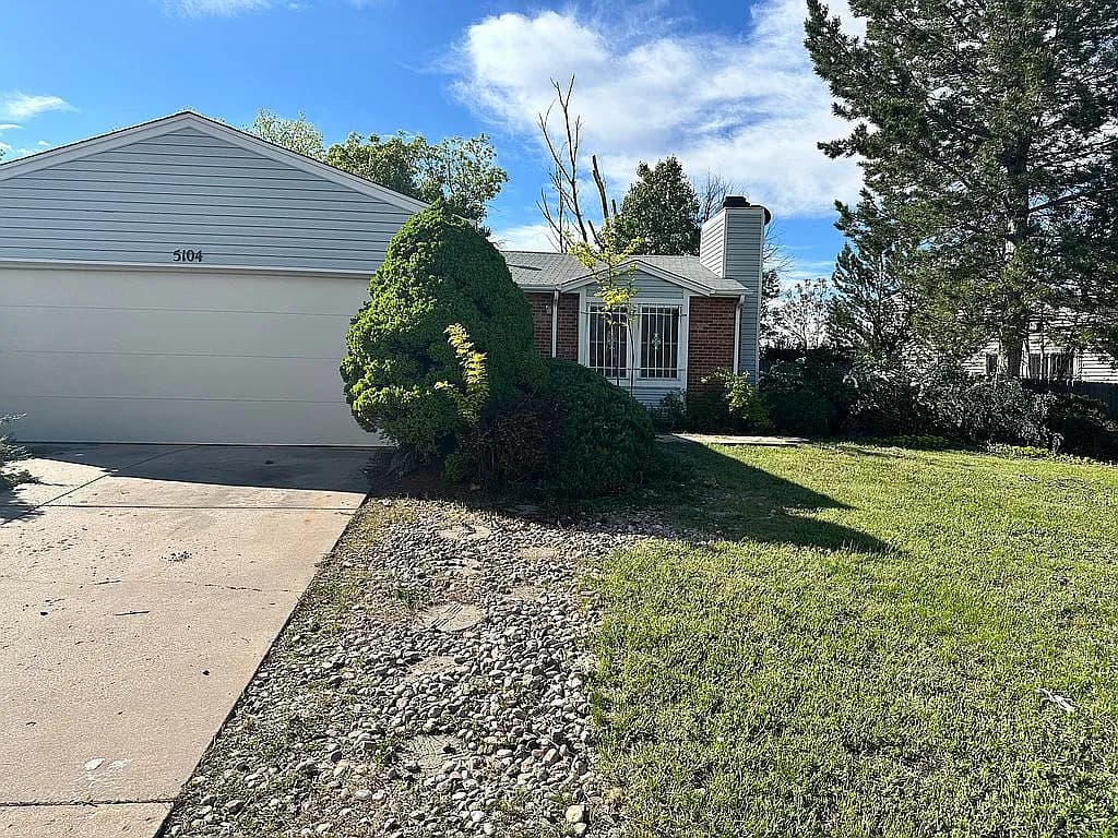 5104 Columbus Way — exterior photo