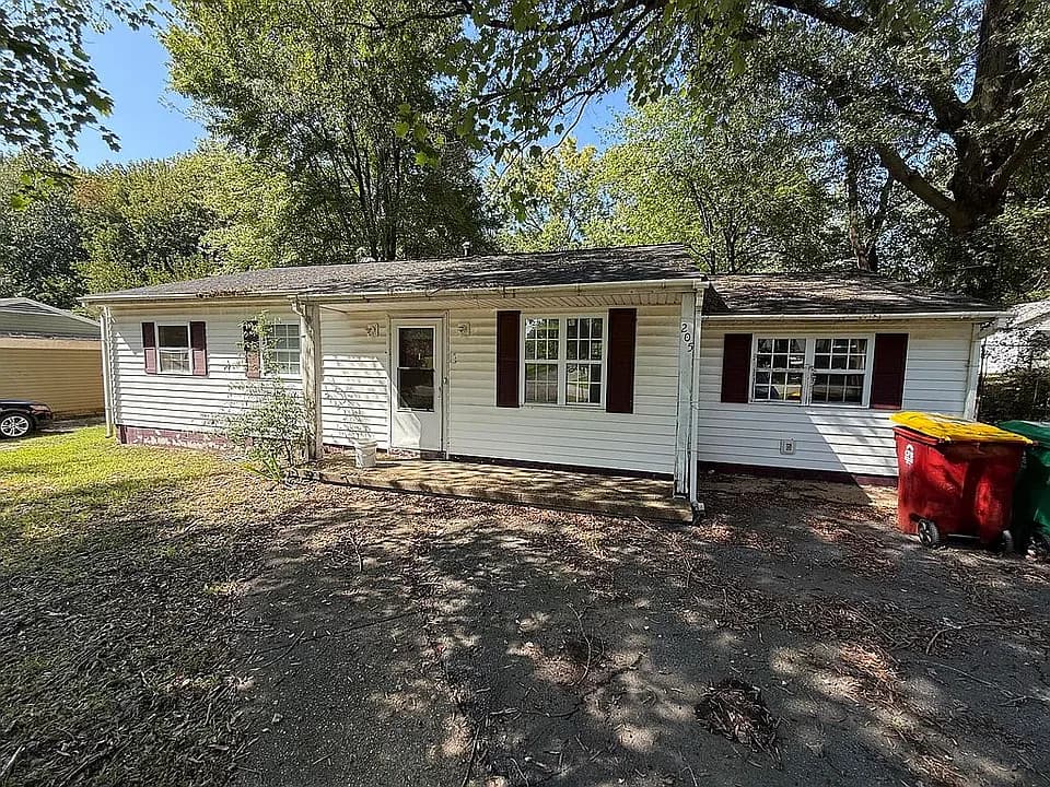 205 Holly Hill Dr — exterior photo
