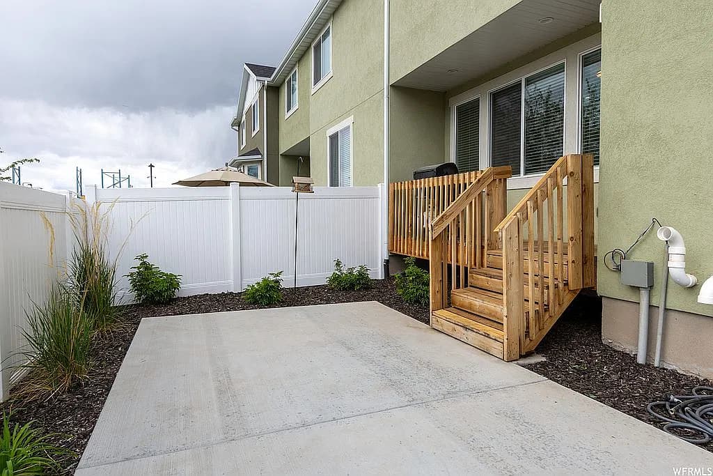483 W Green Spring Way — exterior photo