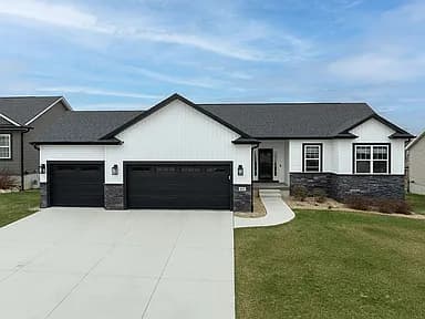 815 Bowstring Dr — exterior photo