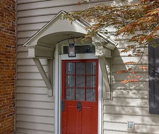344 N Broad St — exterior photo