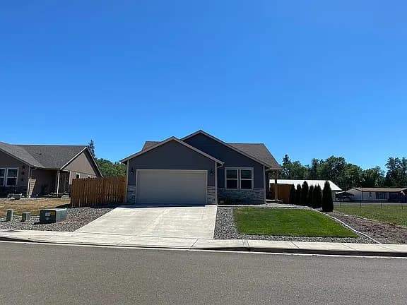 165 Collins Rd — exterior photo