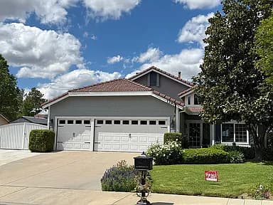 1290 Versailles Cir — exterior photo