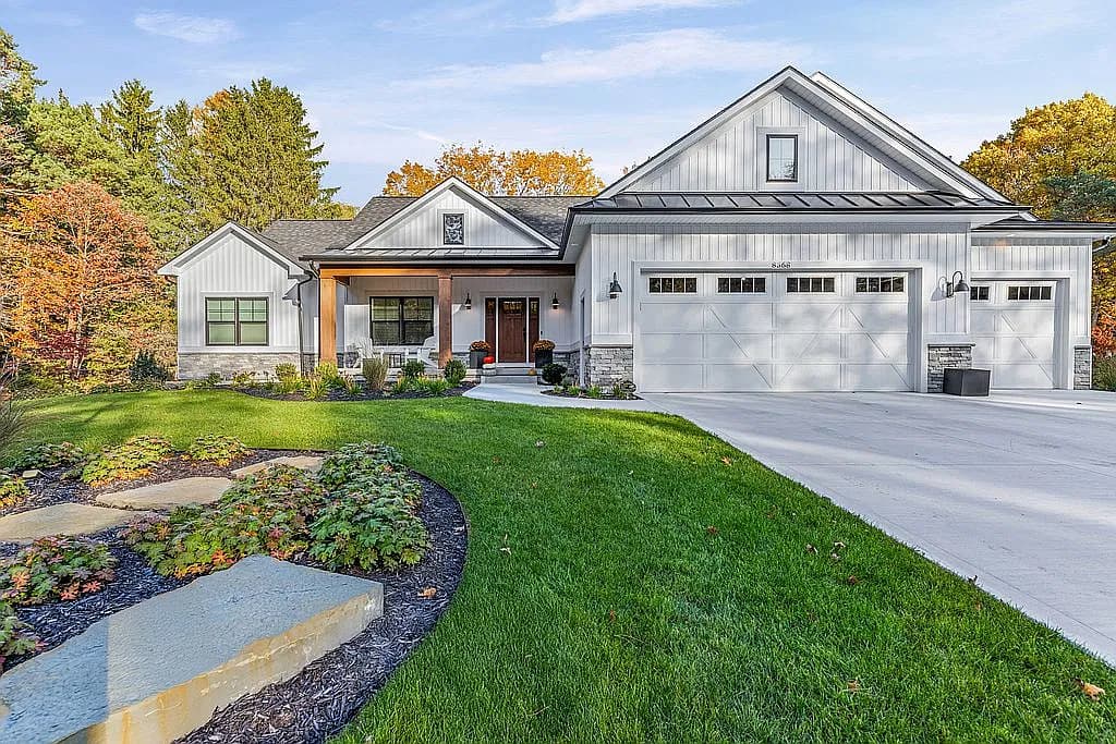 8368 Skipper Ln — exterior photo