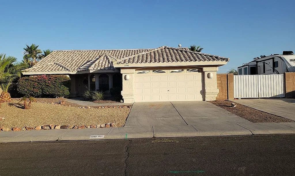 2251 Mountainside Dr — exterior photo