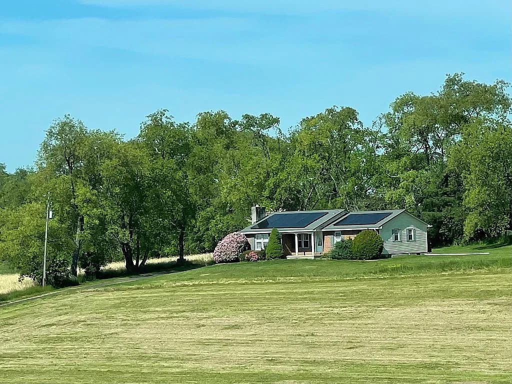 675 County Line Rd — exterior photo