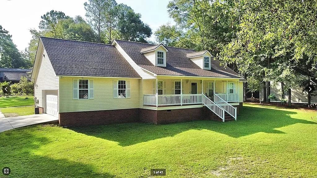 10 Hummingbird Rd — exterior photo