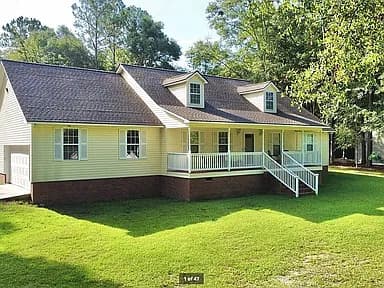 10 Hummingbird Rd — exterior photo