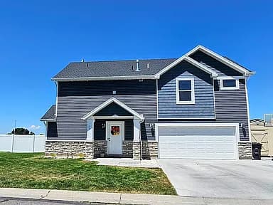 467 W 1155 N — exterior photo