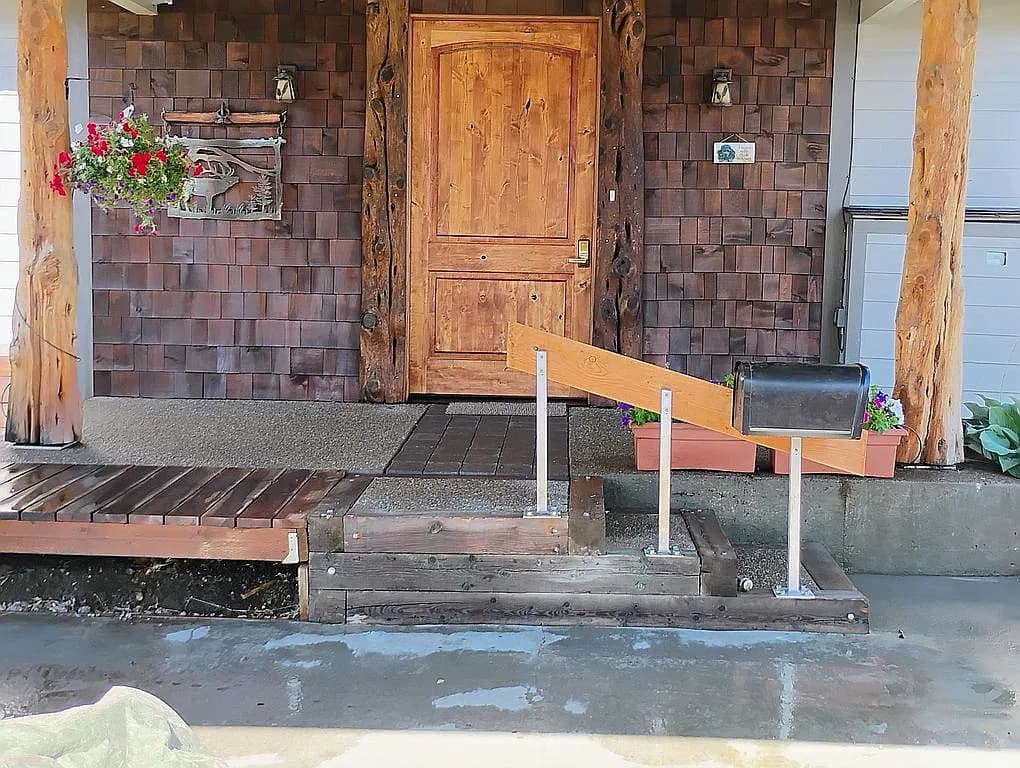 3145 Auburn Ave — exterior photo