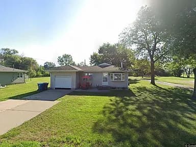 317 17th St E — exterior photo