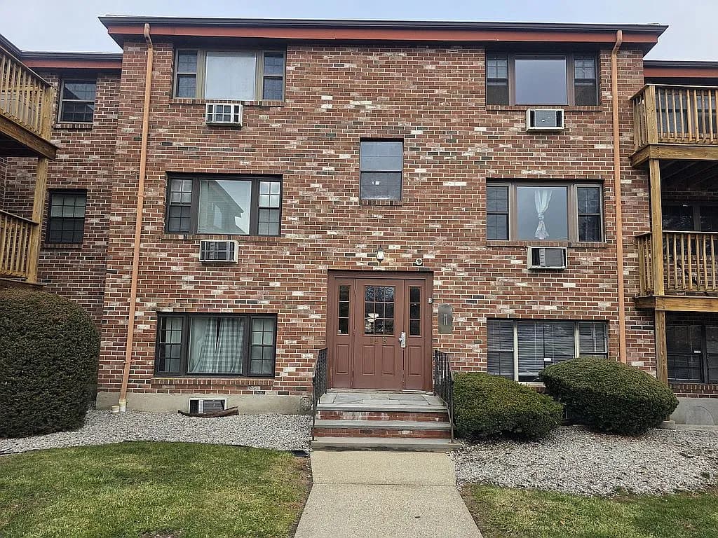 14B Mayberry Dr Unit 5 — exterior photo