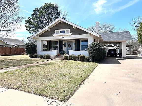 724 Virginia St — exterior photo