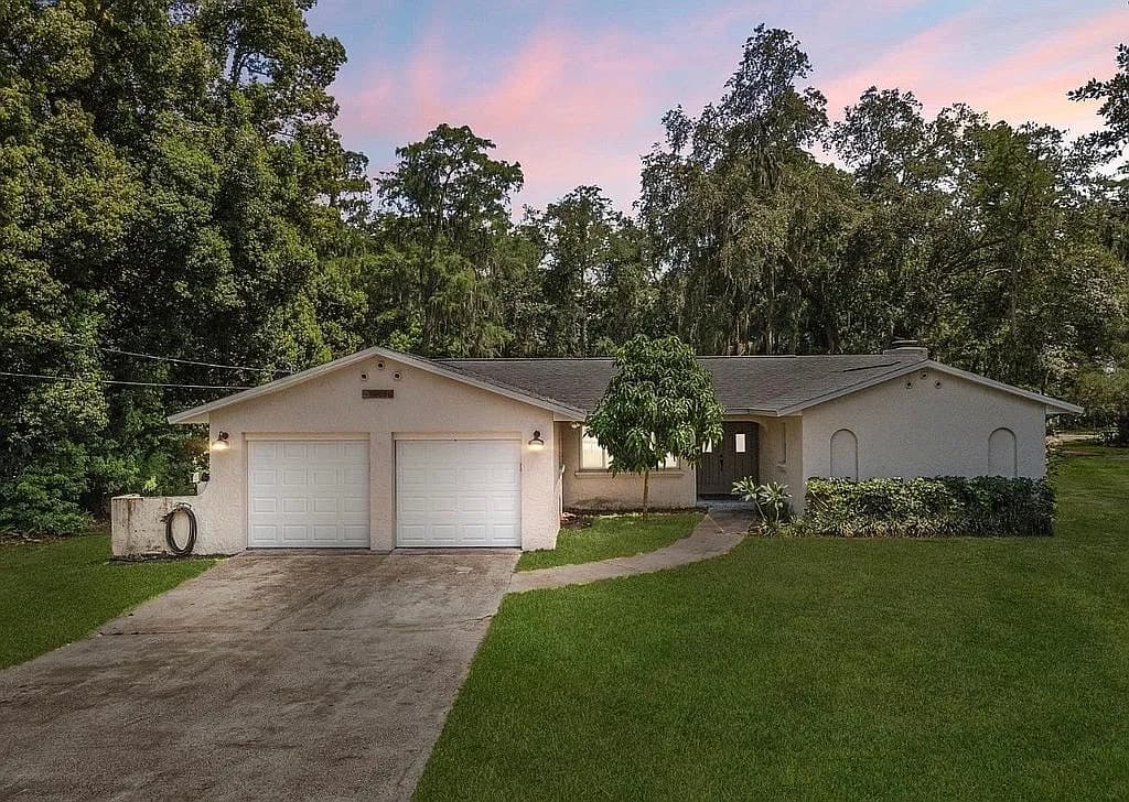 9781 Lake Georgia Dr — exterior photo