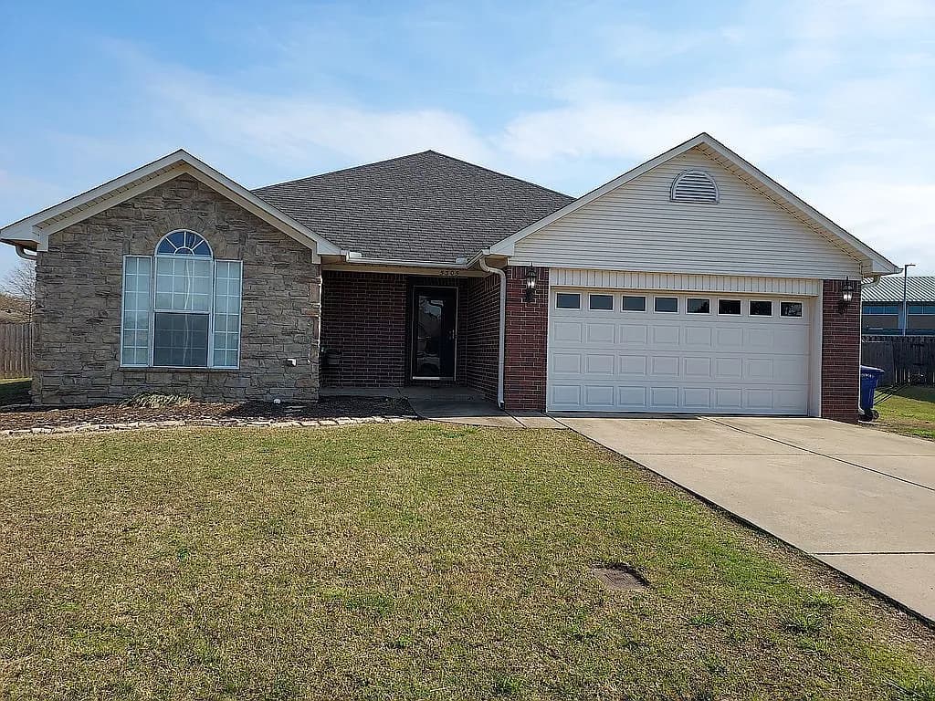 5305 Pewter Dr — exterior photo