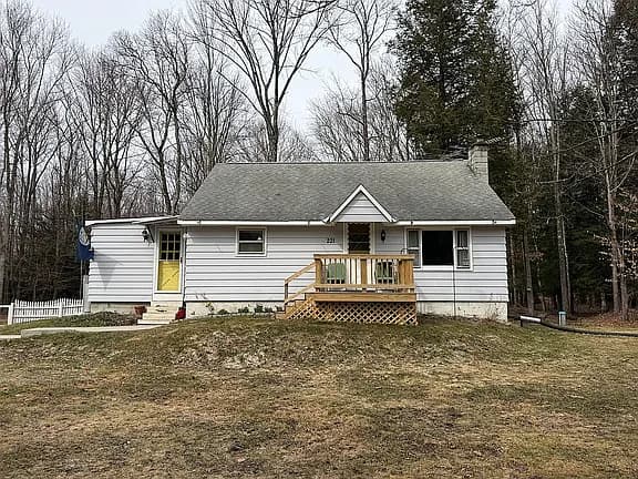 221 Dunham Hollow Rd — exterior photo