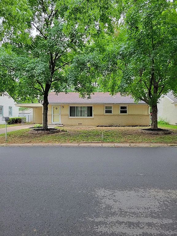 1706 Mound St — exterior photo