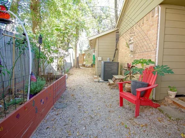 3119 Village Woods Dr — exterior photo
