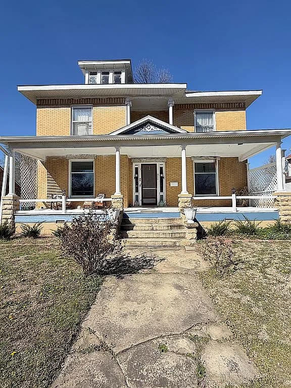 311 N 12th St — exterior photo