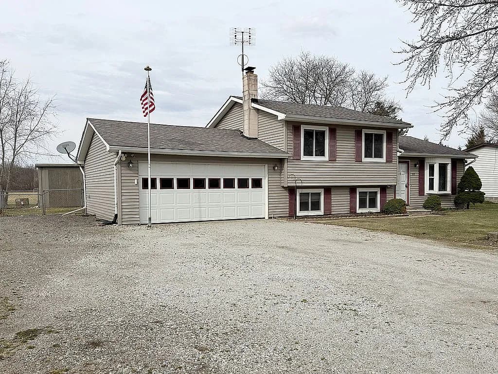 525 William G Dr — exterior photo