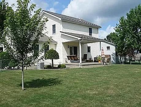 4711 Cedar Dr — exterior photo