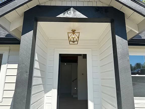 523 Harrison Ave — exterior photo