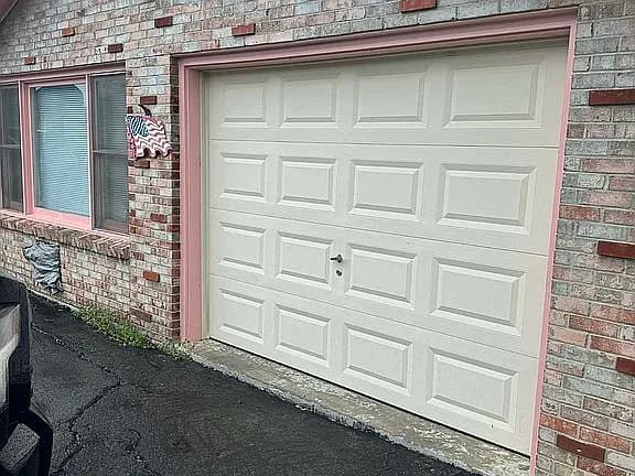 344 Montezuma Rd — exterior photo