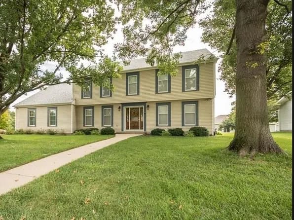 1701 S Ash St — exterior photo