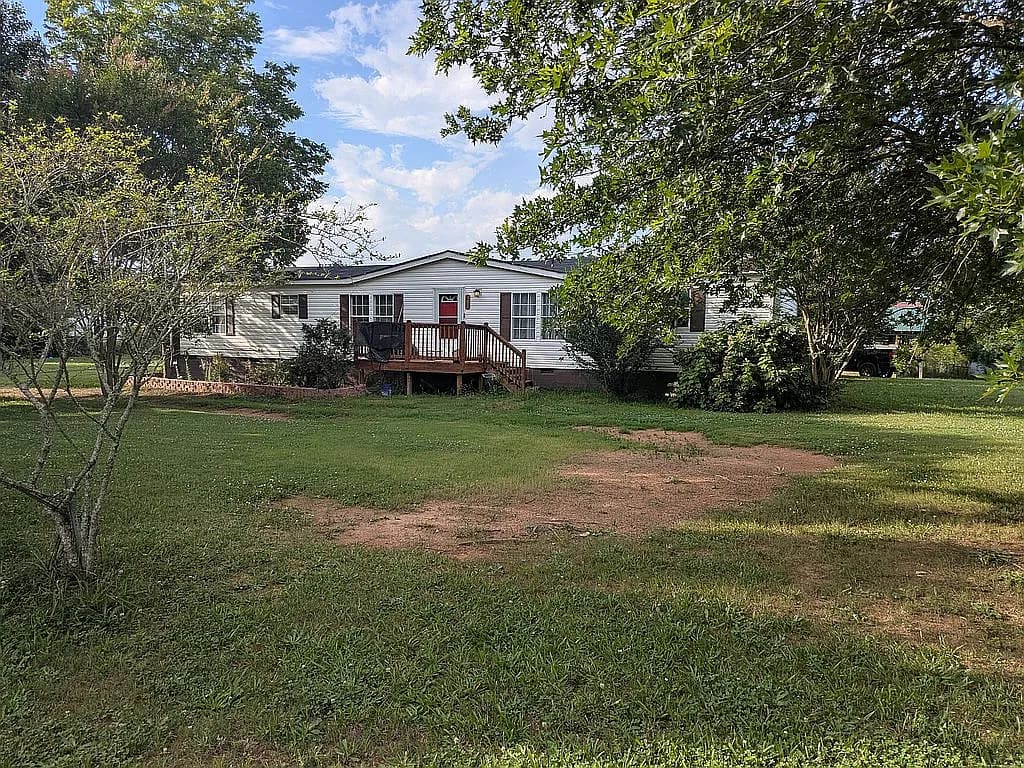 383 Jones Rd — exterior photo