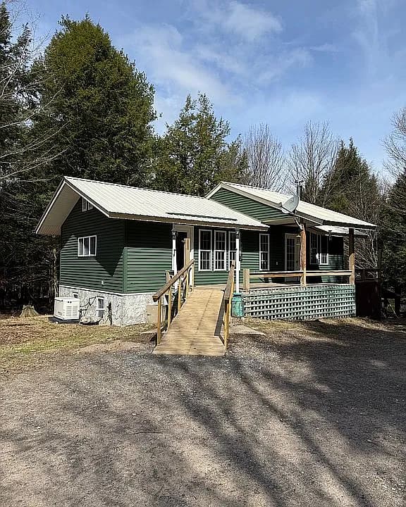 29 Forbes Rd — exterior photo
