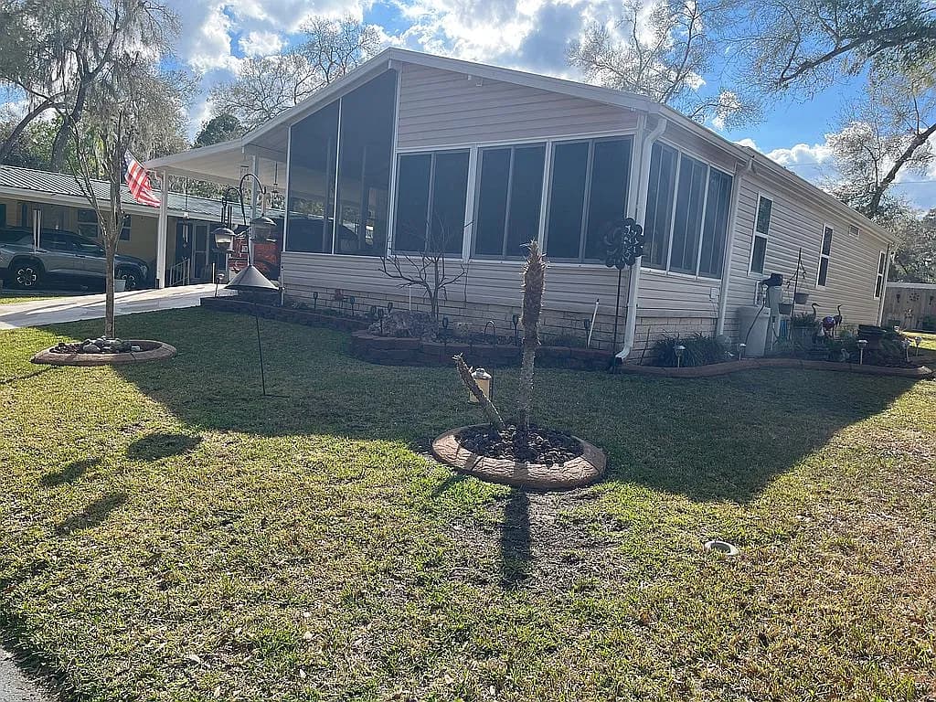 7095 Spanish Moss Ln — exterior photo