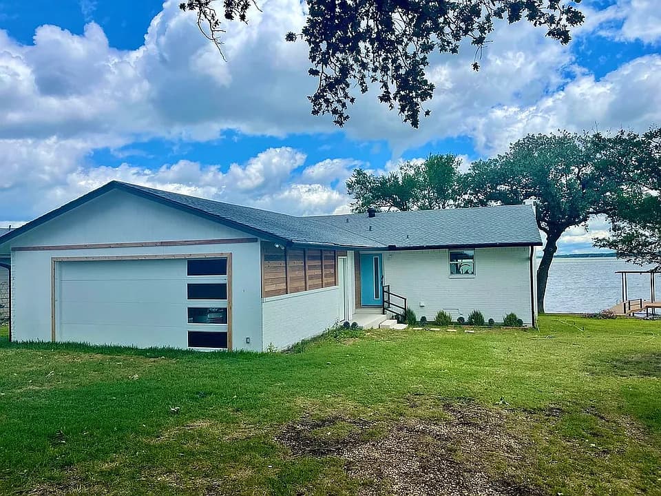 1340 E Cedar Creek Pkwy — exterior photo