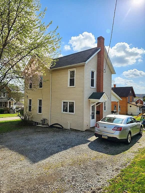 628 Turnpike Ave — exterior photo