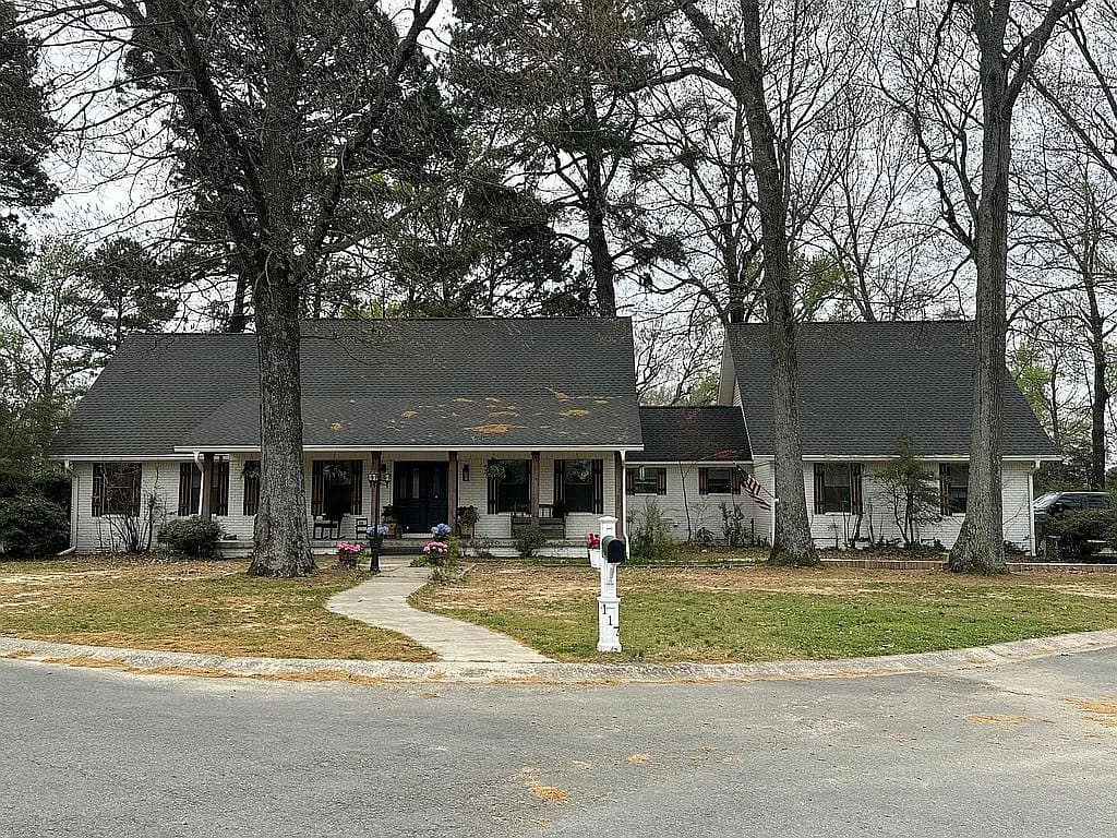 117 Cedar Fence Dr — exterior photo