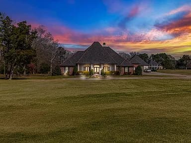 301 Easton Pvt Dr — exterior photo