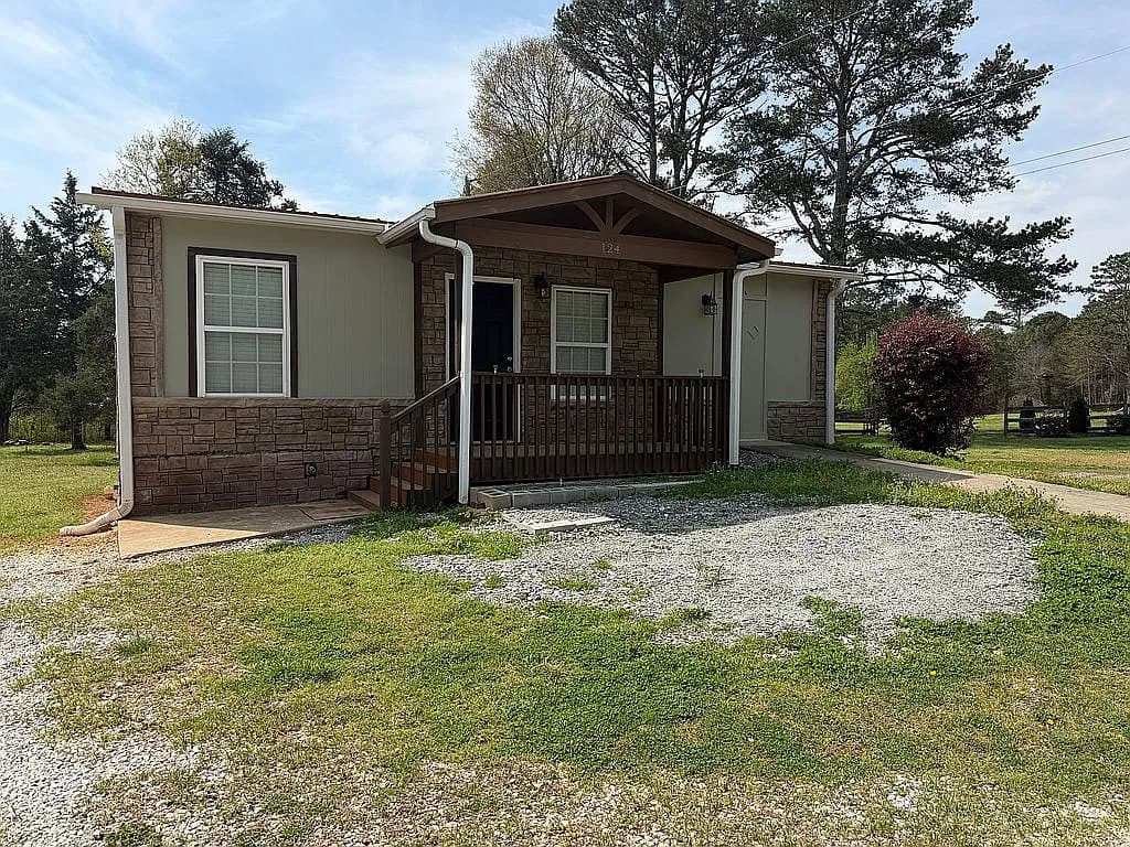 124 Mulliken Rd — exterior photo